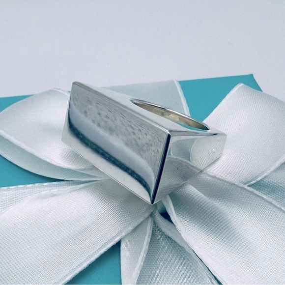 Tiffany & Co. Out of Retirement Rectangular Ring with Box and Pouch - Picture 3 of 11